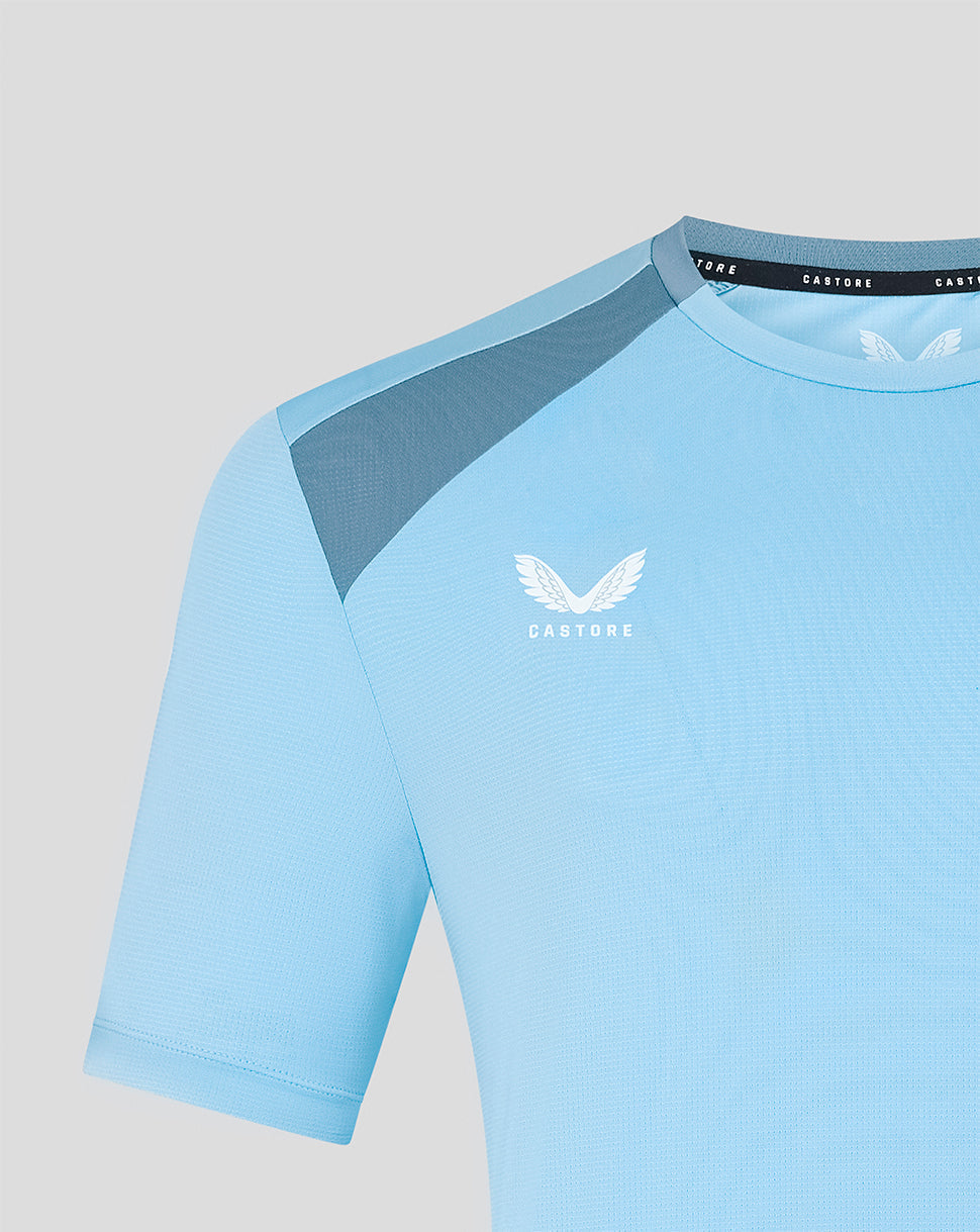 FC Twente training shirt close up with Castore branding on chest and dark shoulder panel