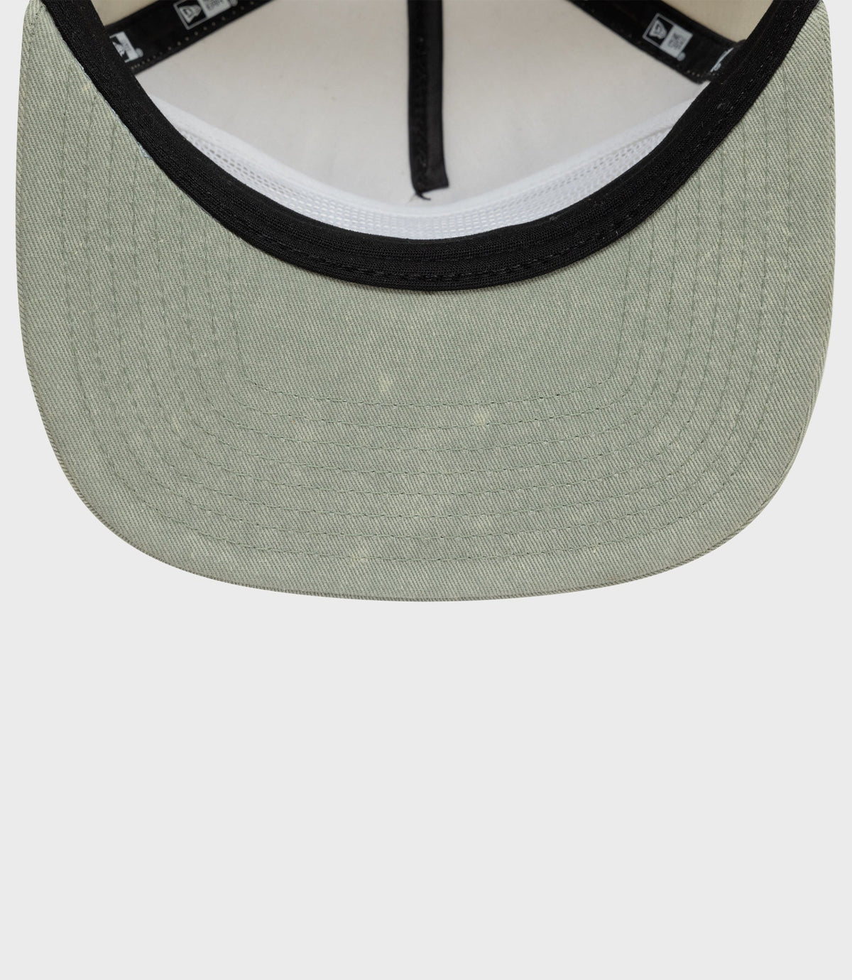 New Era Alpine Acid Wash Golfer Cap - White - White