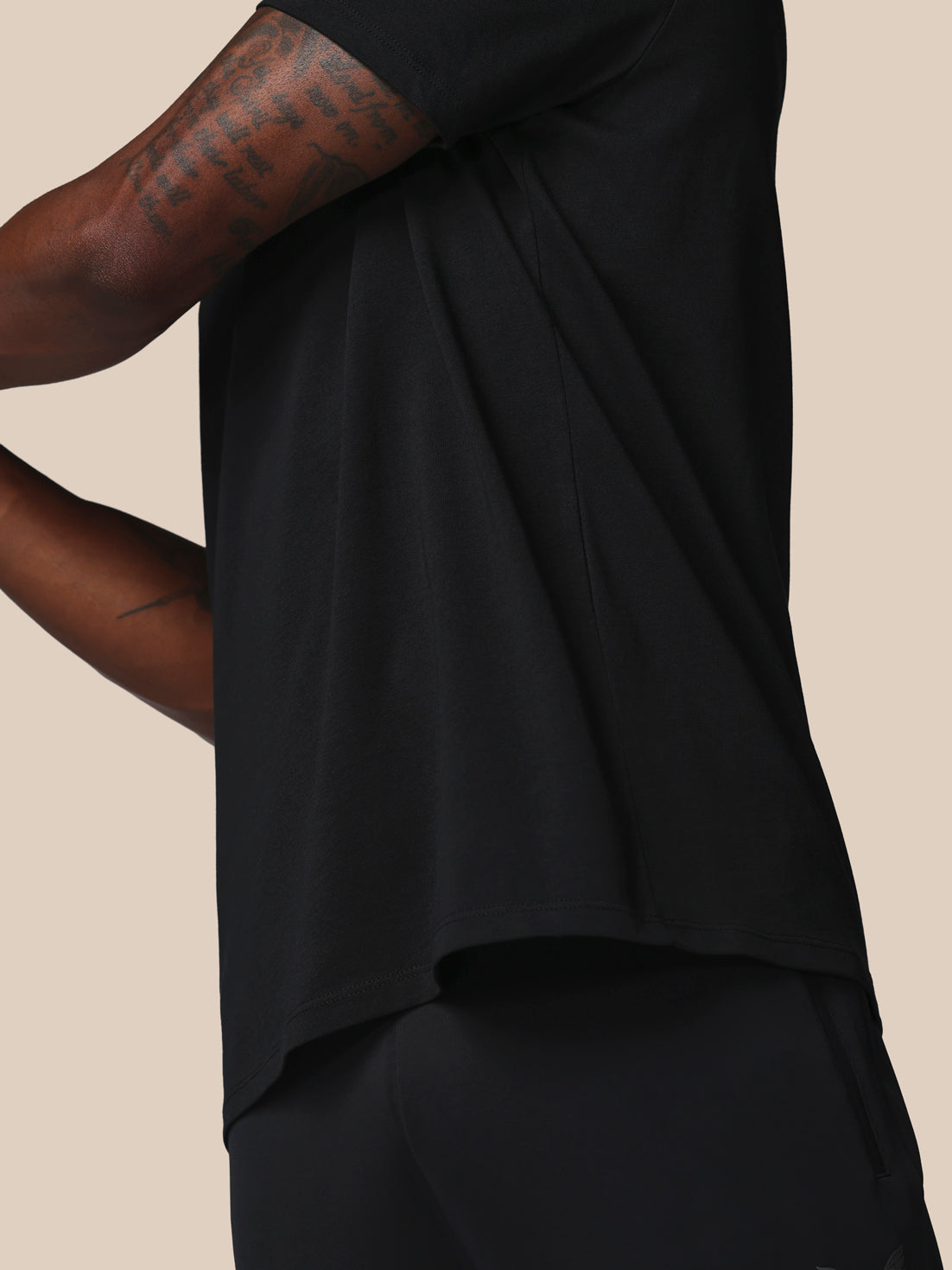 Heren Adapt T-shirt met korte mouwen en grafische print - Zwart - Zwart