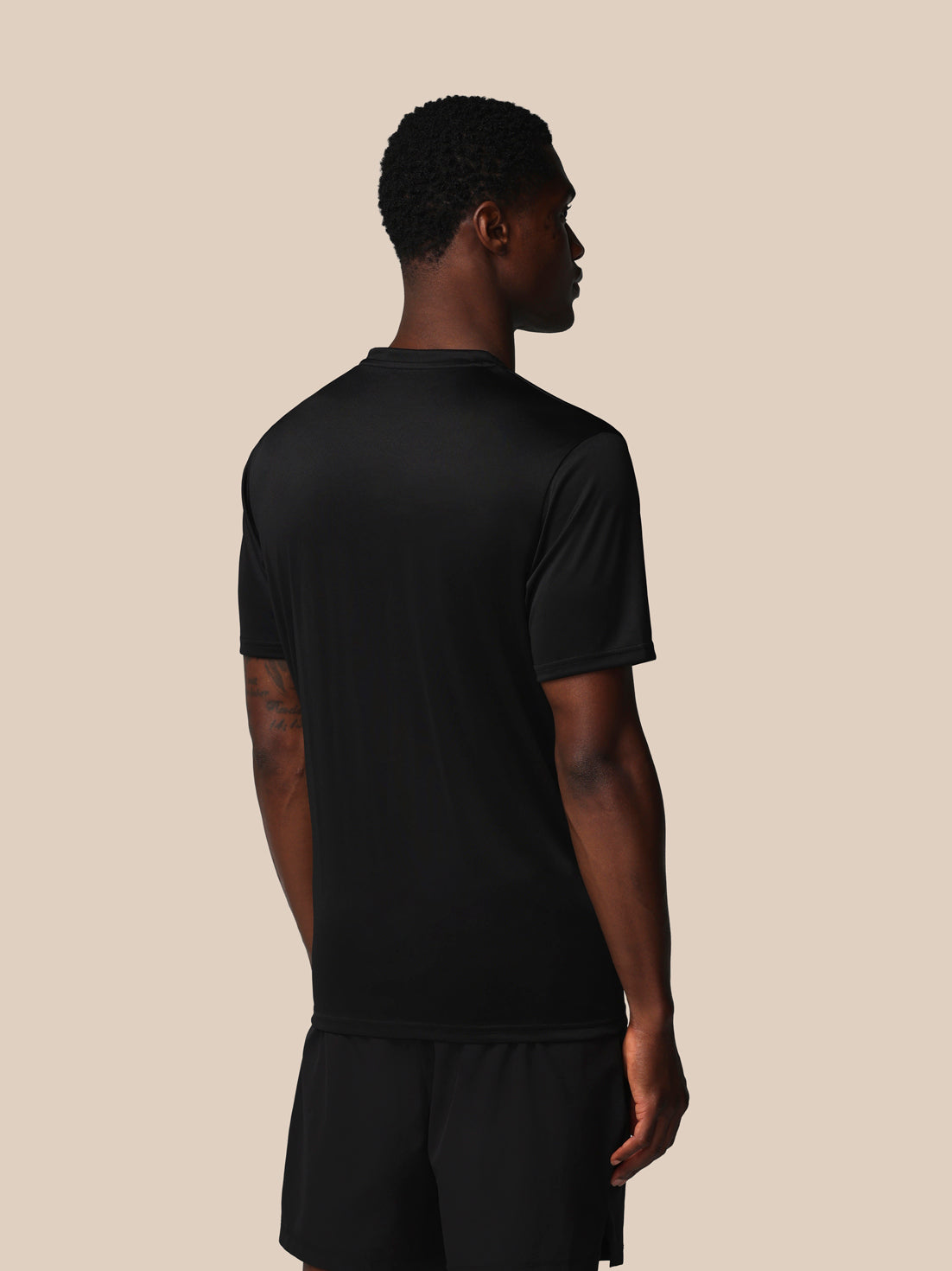 Men’s Adapt Short Sleeve Graphic T Shirt - Black - Black