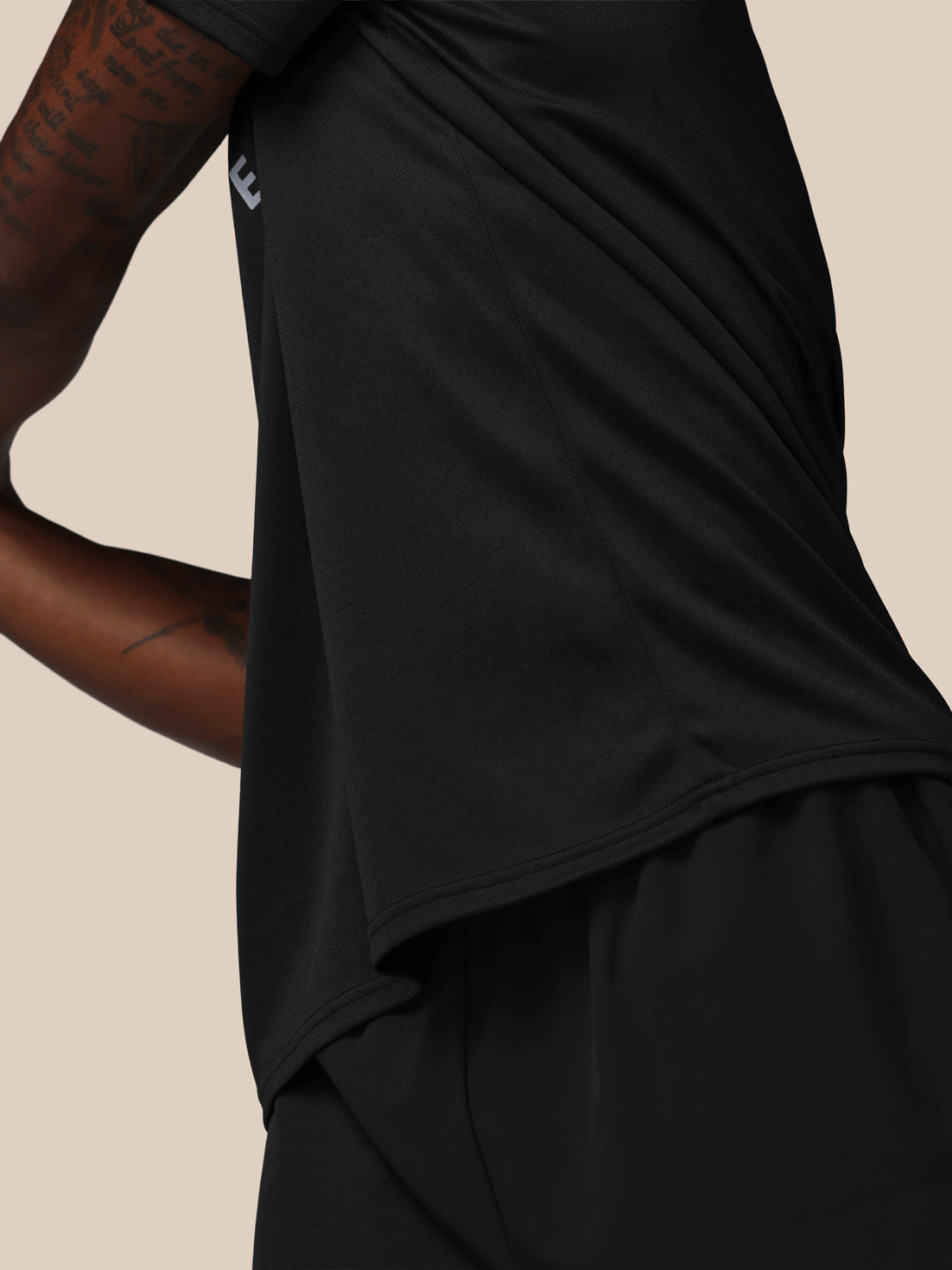 Men’s Adapt Short Sleeve Graphic T Shirt - Black - Black