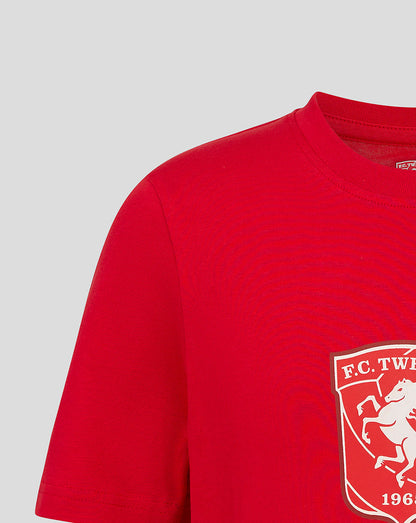 Close-up of red junior FC Twente Core Logo T-shirt neckline and shoulder.