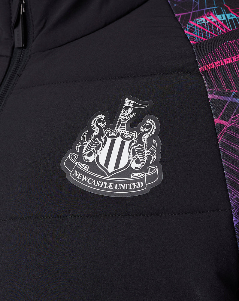 Newcastle United Men's 23/24 Stadium Hybrid Jacket